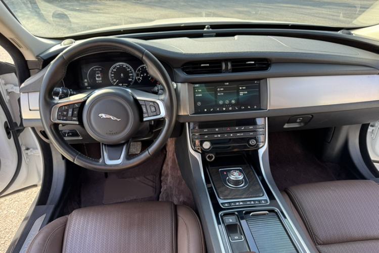 Used Jaguar XFL 2019 XFL 2.0T 250 PS Two-Wheel-Drive Luxury Edition
