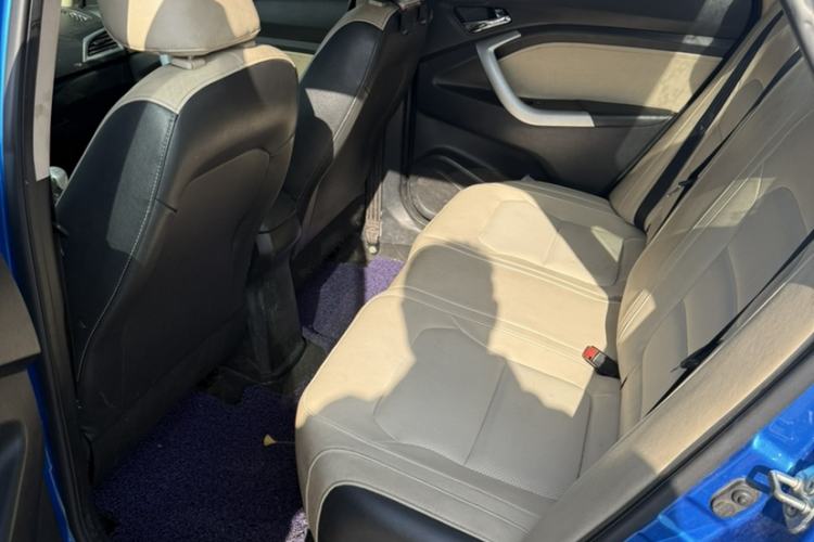 Used Changan Alsvin V7 2015 1.6L Manual Enjoyment Model China IV Standard
