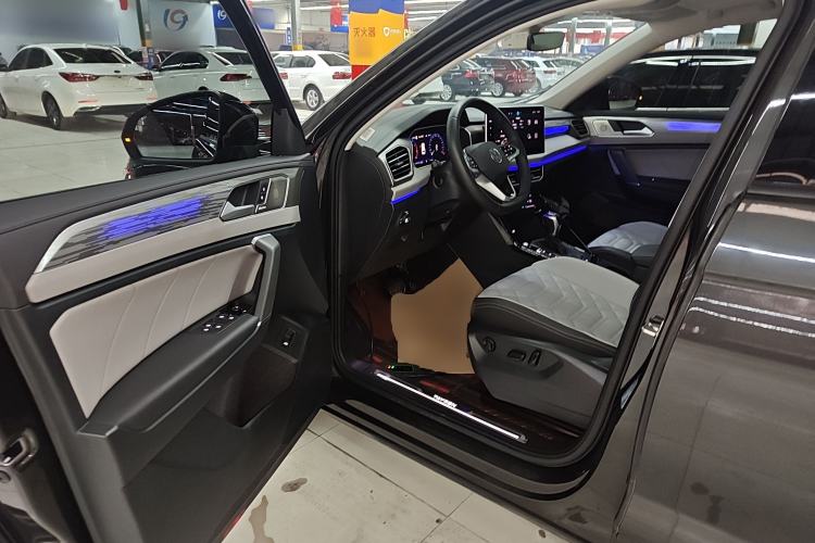 Used Volkswagen Tayron 2024 330TSI Two-Wheel Drive R-Line High-Energy Version
