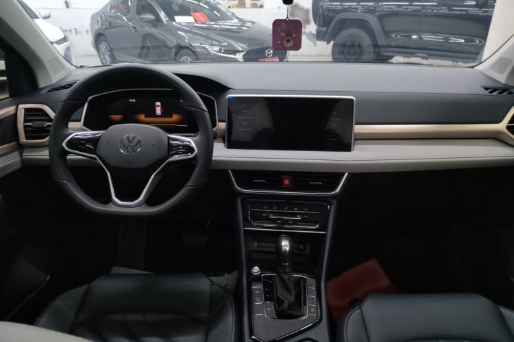 Used Volkswagen Tharu 2023 300TSI Two-Wheel-Drive Moonlight Edition
