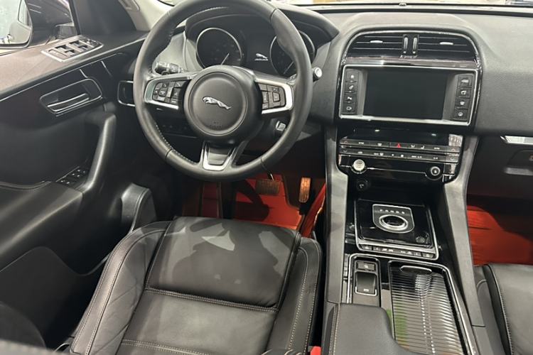 Used Jaguar F-PACE 2018 2.0T Four-Wheel Drive Urban Luxury Edition
