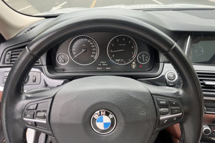 Used BMW 5 Series 2015 520i Elegant Edition
