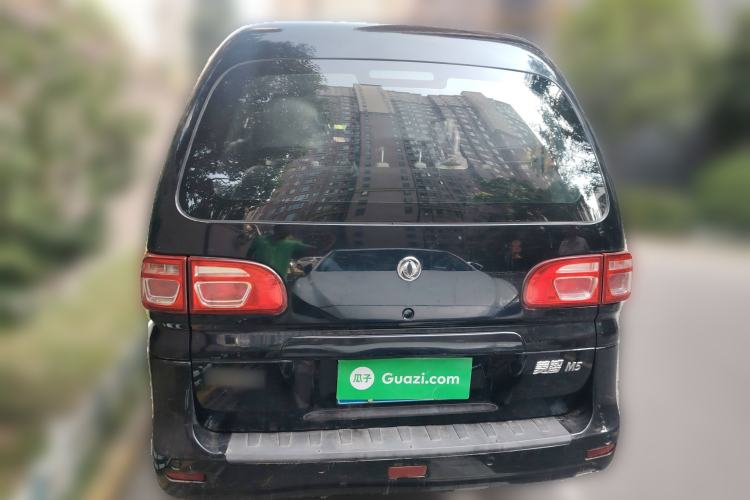 Used FORTHING Lingzhi 2019 Facelifted M5L 1.6L 9-Seater Base Model China VI Standard
