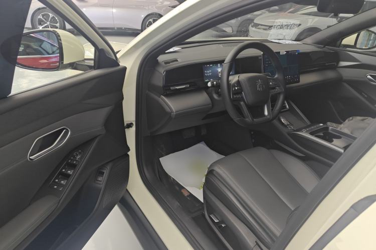 Used BYD Qin L 2025 EV 545KM Beyond Version
