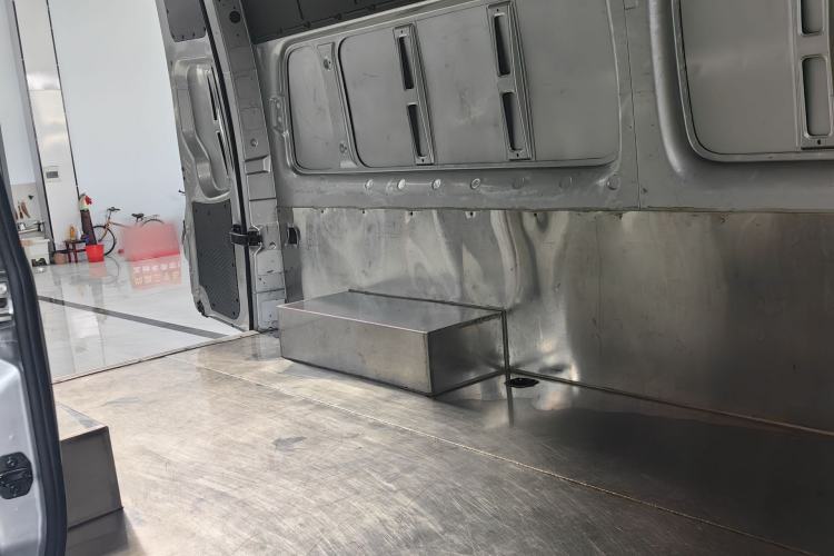 Used Foton Toano 2024 Tuyano Pro Van 2.5T Manual Rear-Wheel Drive Extended Wheelbase with Ultra-High Roof Dual Rear Tires 3-Seater Configuration