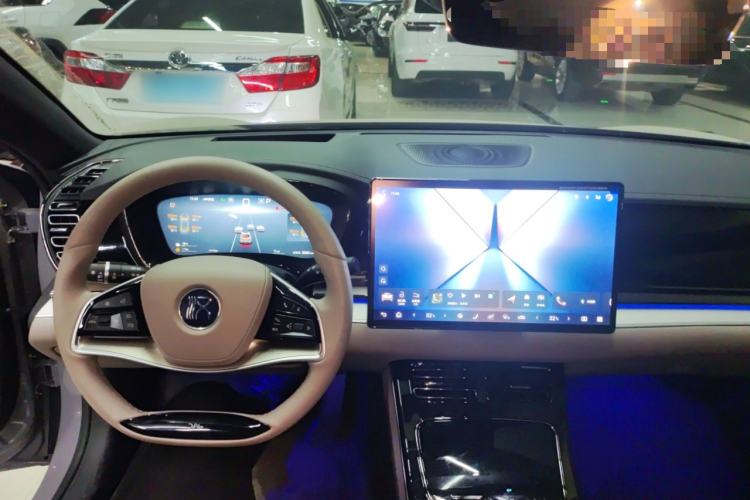 Used BYD Han 2025 DM-i 125KM Prestige Model
