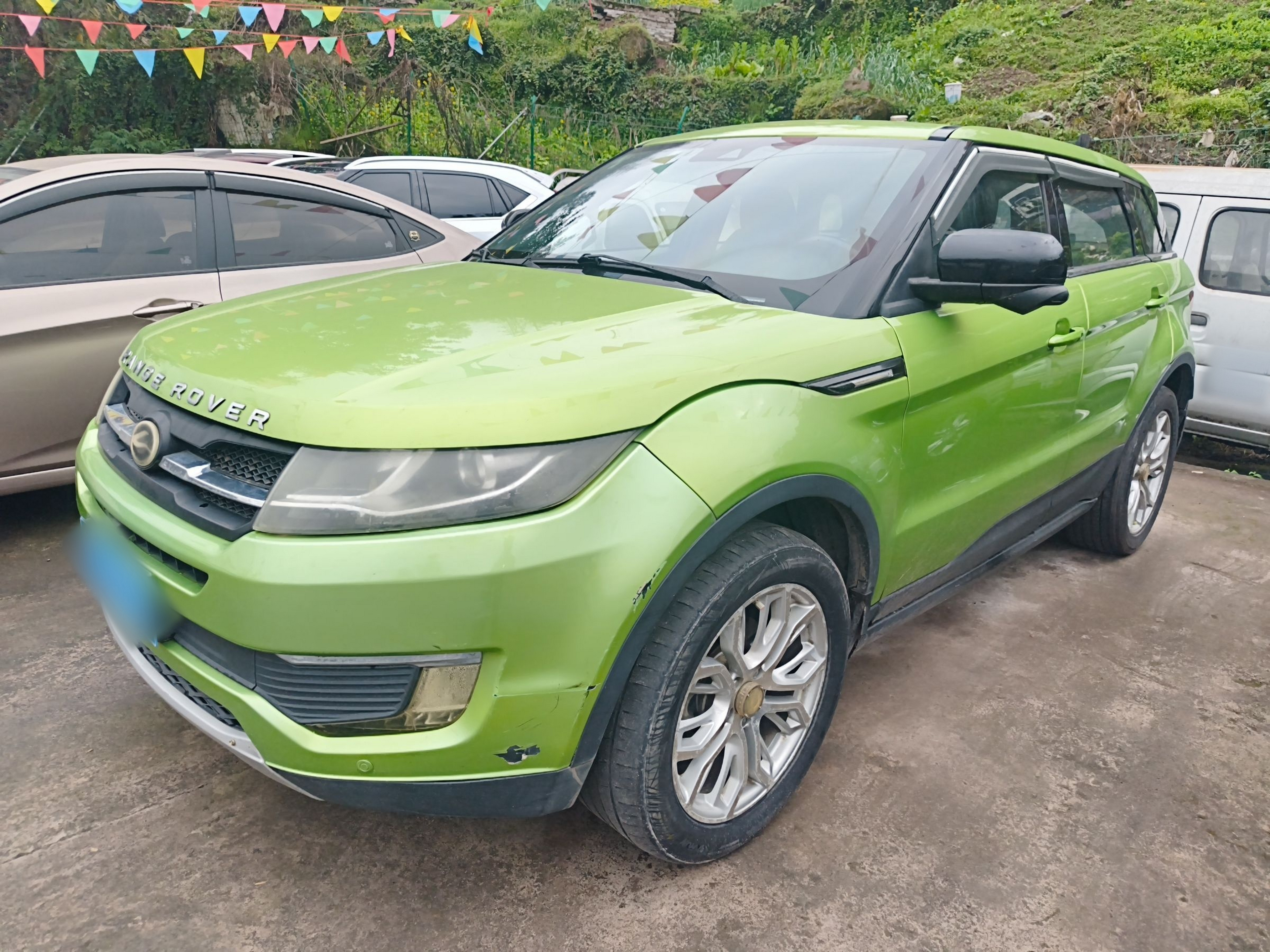 Под передней частью автомобиля