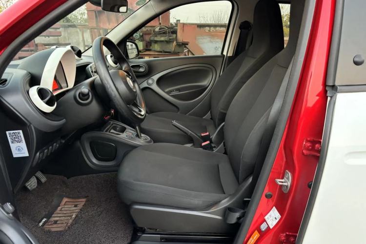 Used  forfour 2016 1.0L 52 kW Dynamic Edition
