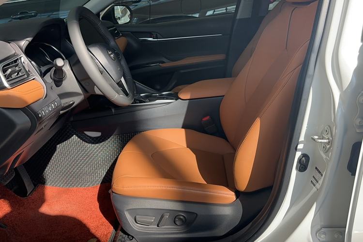 Used Toyota Camry 2021 2.0G Luxury Edition
