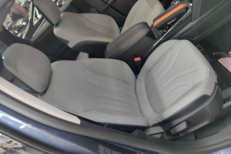 Used Ford Escape 2020 EcoBoost 245 Two-Wheel-Drive Titanium Edition
