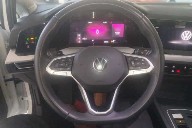 Used Volkswagen Golf 2023 Facelift 280TSI DSG Pro
