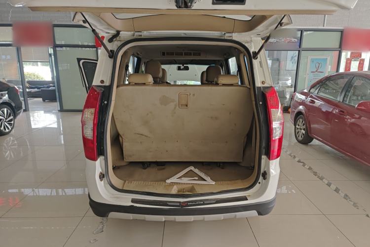 Used Wuling Hongguang 2014 1.2L S Comfort Model China IV
