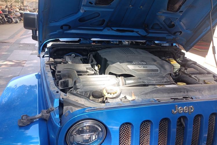 Used  Wrangler 2014 3.0L Sahara Four-Door Edition
