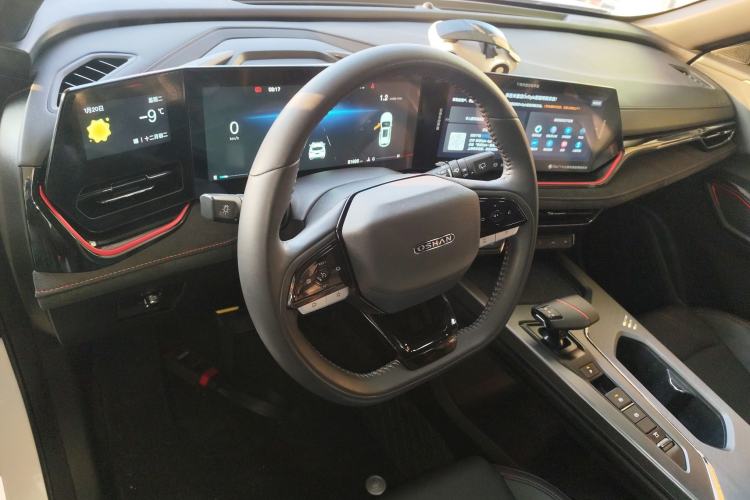 Used Oshan X5 PLUS 2023 Revised Version 1.5T DCT Navigation Edition
