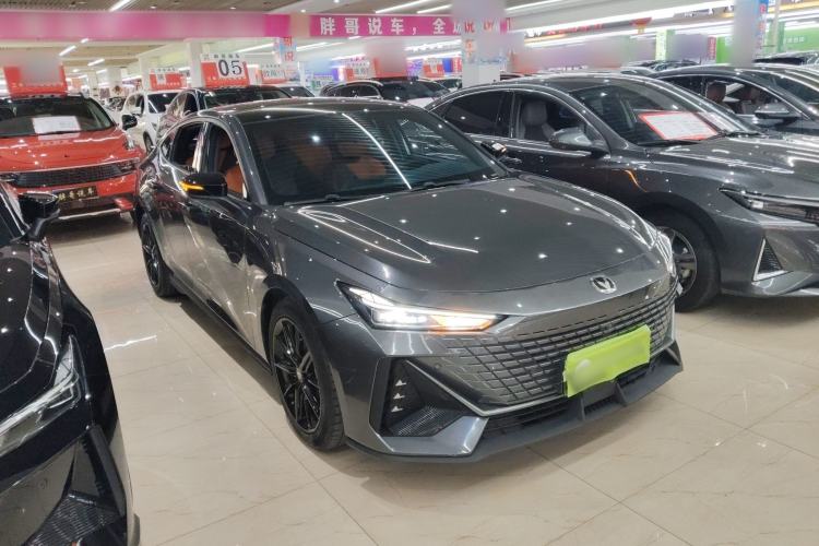 Used Changan UNI-V 2022 1.5T Prestige Version