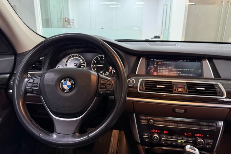 Used BMW 5 Series GT 2015 528i Luxury Edition
