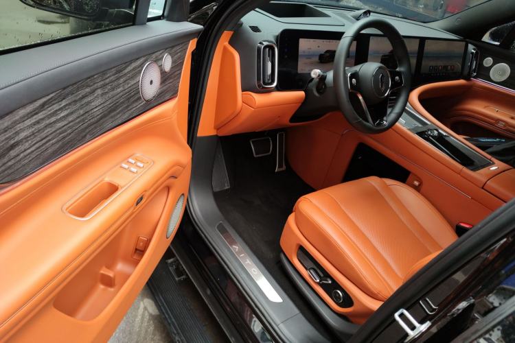 Used Hima AITO M9 2024 Range-Extended Max Edition 42 kWh 5-Seater Version
