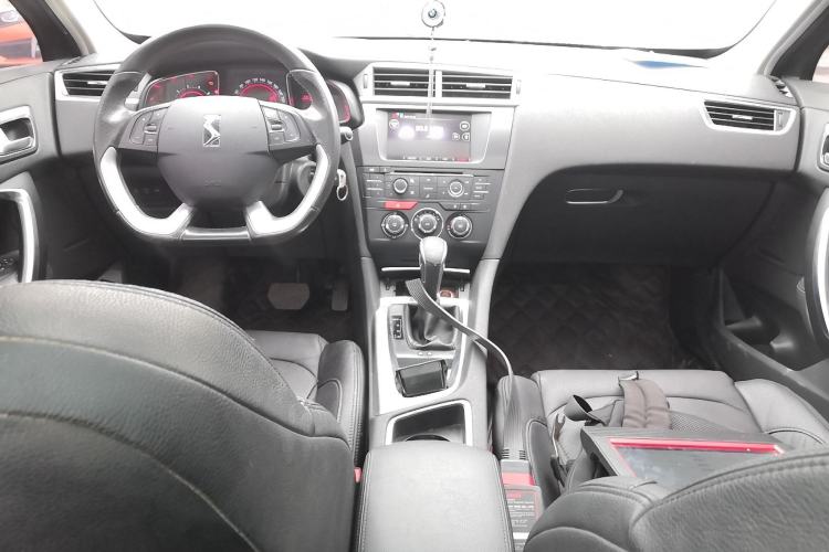 Used  6 2014 1.6T Elegant Version THP160
