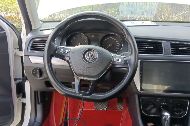 Used Volkswagen Lavida 2017 1.6L Automatic Comfort Edition
