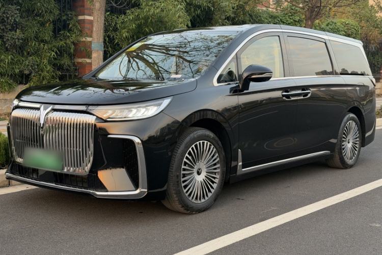 Used VOYAH Dream 2025 PHEV Four-Wheel Drive Excellence Kunpeng Edition
