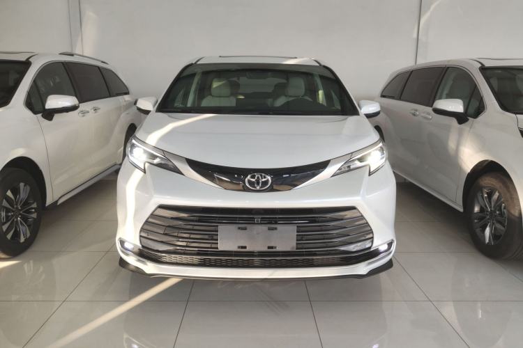 Used Toyota Sienna 2024 2.5L Hybrid Prestige Deluxe Edition
