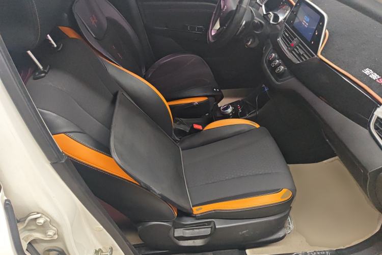 Used Baojun 310 2017 1.5L Automatic Fashion Model
