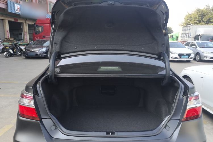 Used Toyota Camry 2016 2.5G 10th Anniversary Deluxe Navigation Edition
