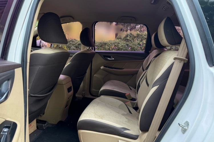 Used Baojun 730 2017 1.5T Manual Fashion Version 7 Seats China V Emission Standard