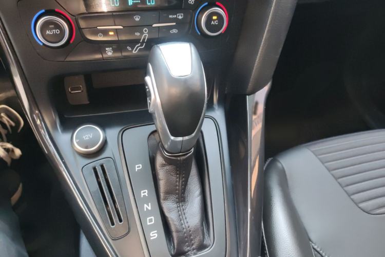 Used Ford Focus 2017 Hatchback 1.6L Automatic Fashion Edition Smart Drive Version
