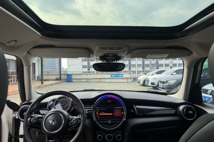 Used MINI MINI 2019 1.5T COOPER Artist Five-Door Edition
