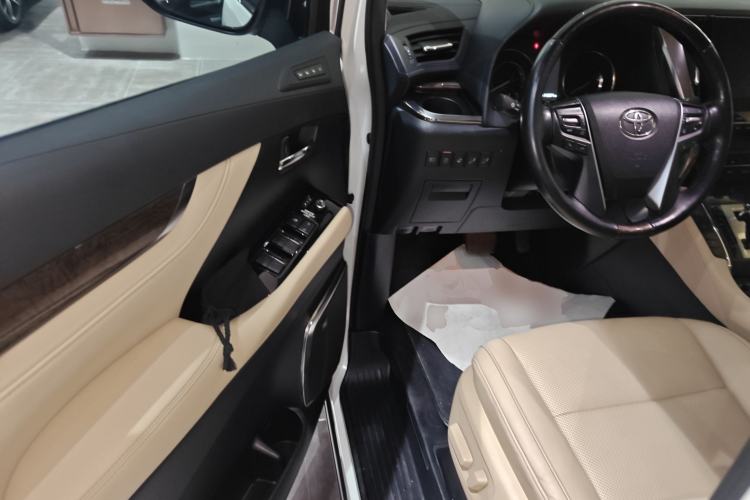 Used Toyota Alphard 2021 Dual-Motor 2.5L Premium Edition
