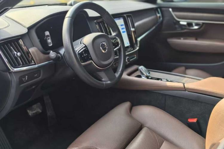 Used Volvo S90 2022 B5 Zhiyuan Luxury Edition
