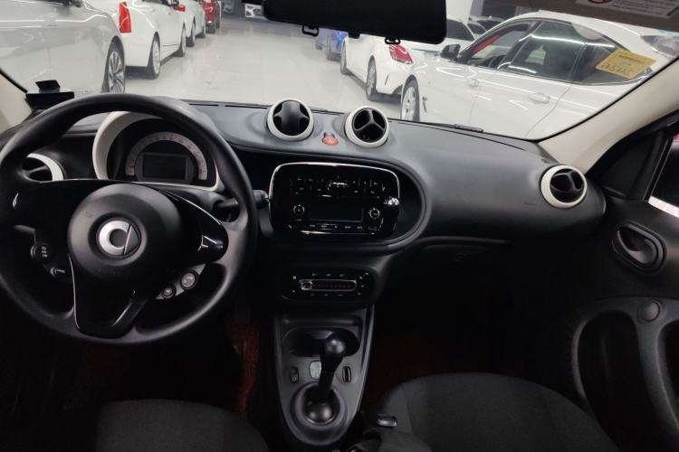 Used  forfour 2018 1.0L 52 kW Dynamic Edition
