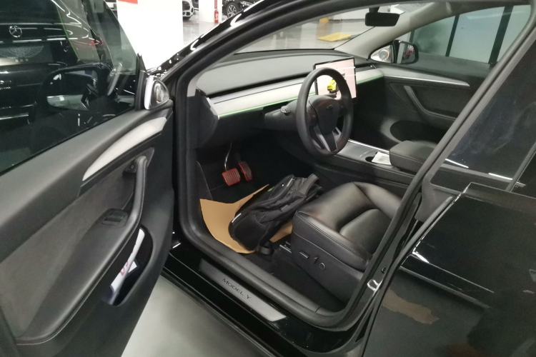 Used Tesla Model Y 2023 Rear-Wheel-Drive Version