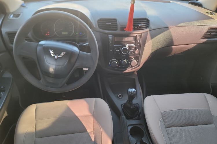 Used Wuling Hongguang 2014 1.2L Standard Model China IV
