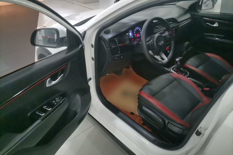 Used Kia KX Cross 2017 1.4L AT GLS
