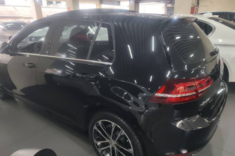 Used Volkswagen Golf 2016 1.4TSI Automatic R-Line
