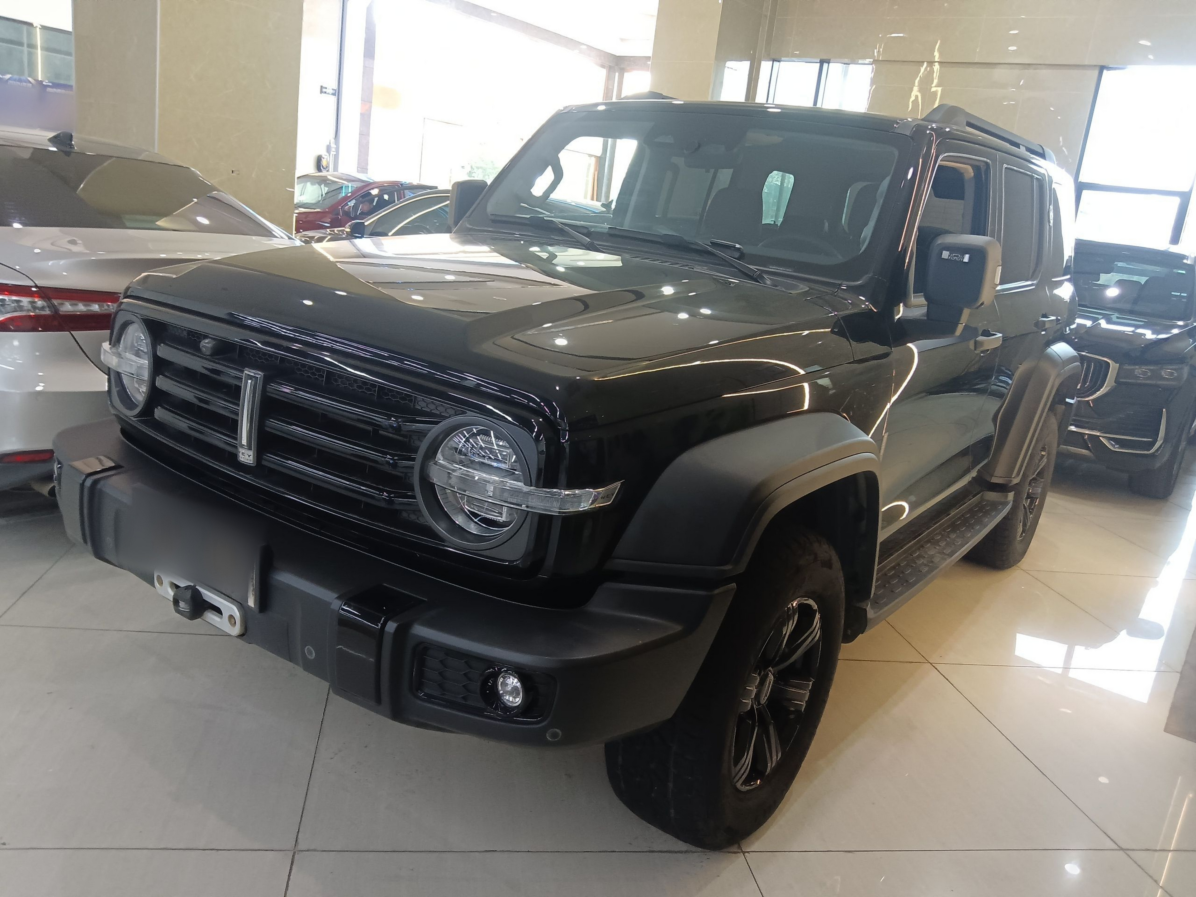 تحت مقدمة السيارة