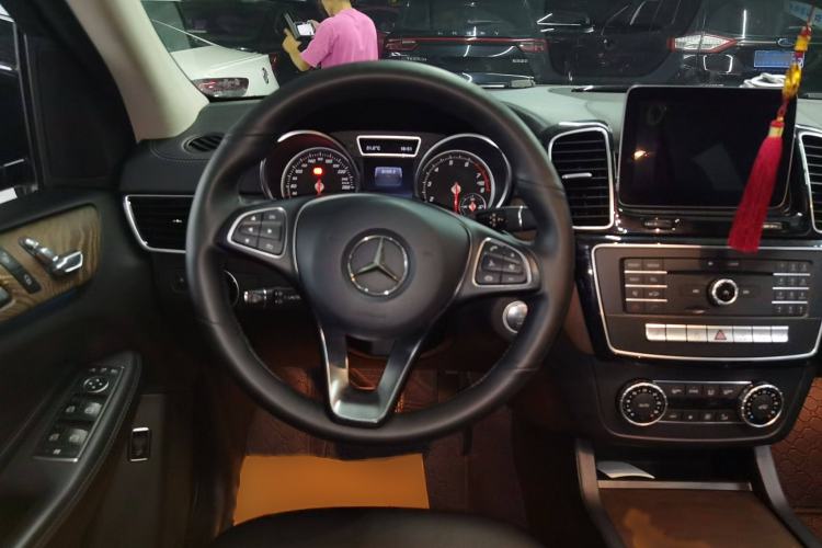 Used Mercedes-Benz GLE 2017 GLE 320 4MATIC Luxury Model
