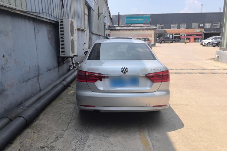 Used Volkswagen Lavida 2013 Revised Classic 1.6L Manual Fashion Edition
