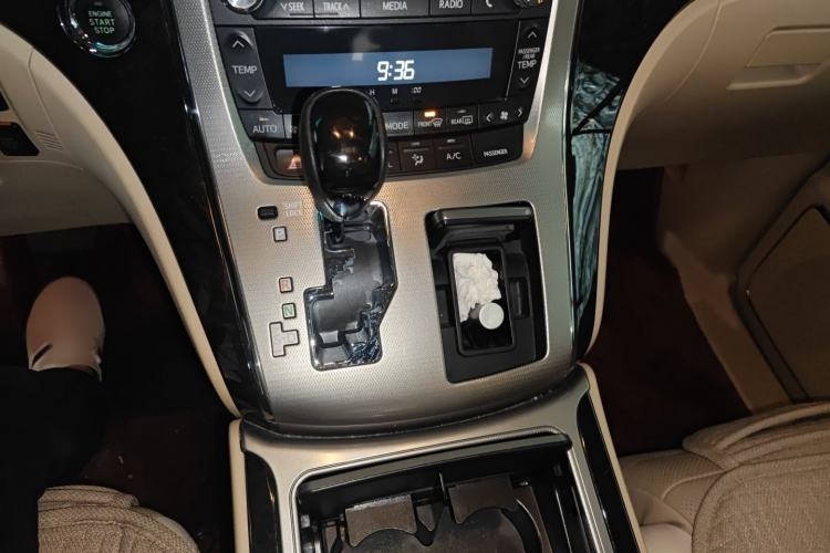 Used Toyota Alphard 2012 3.5L Luxury Edition
