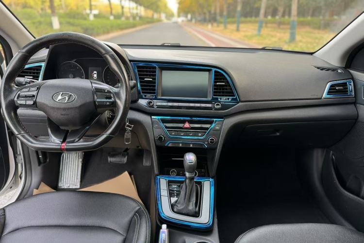 Used Hyundai Elantra 2016 1.4T Dual-Clutch Xuan Dong · Dynamic Version
