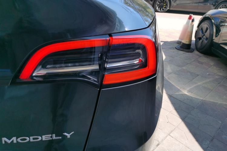 Used Tesla Model Y 2023 Rear-Wheel-Drive Version
