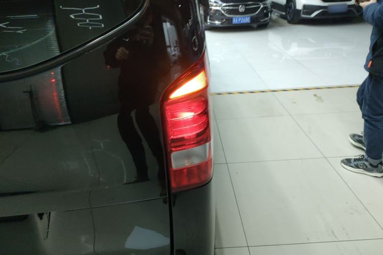 Used Mercedes-Benz Vito 2021 2.0T Elite Version 7 Seats