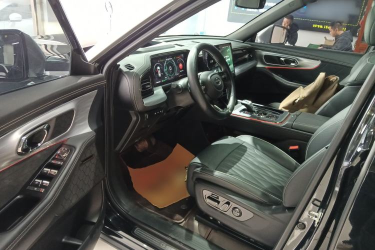 Used GAC Trumpchi GS8 2022 Dual-Engine Series 2.0TM Two-Wheel Drive Prestige Edition (7 Seats)
