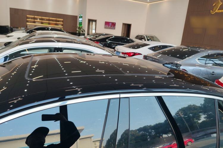 Used Hongqi H5 2025 2.0T Automatic Flag Edition – 500 000 Units Commemorative Version
