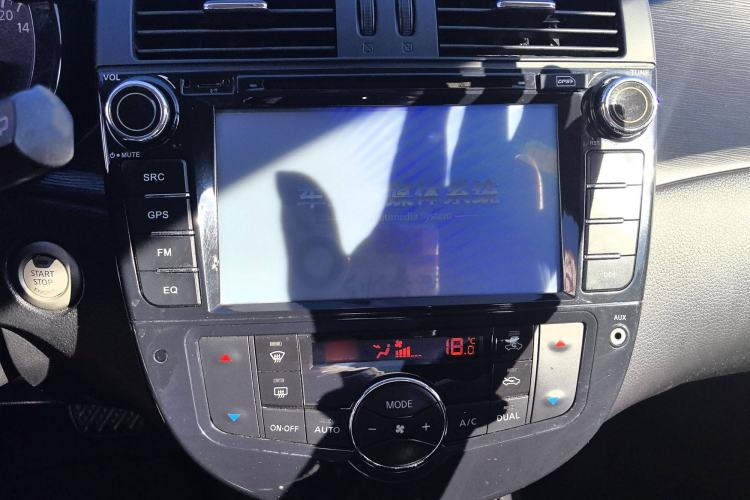 Used Nissan Tiida 2014 1.6L CVT Smart Model
