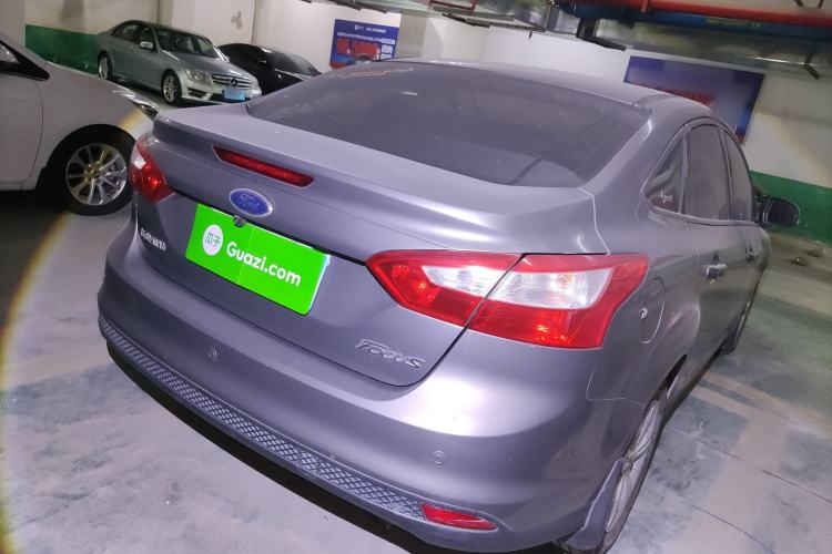 Used Ford Focus 2012 Sedan 1.6L Automatic Fashion Edition
