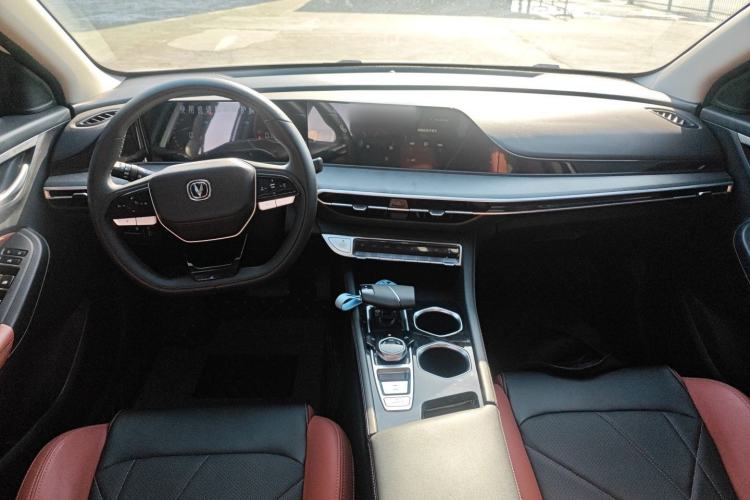 Used Changan Eado 2024 PLUS Blue Whale NE 1.4T GDI DCT High-Energy Edition
