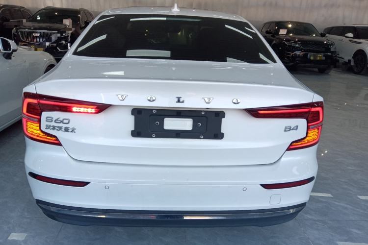 Used Volvo S60 2024 B4 Zhiyuan Luxury Edition
